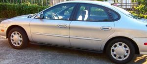 ford-taurus-se1.JPG