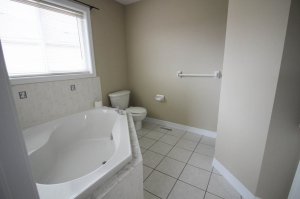 ensuite.jpg