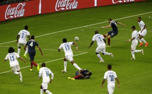 brazil_soccer_wcup_france_honduras_32651837.jpg