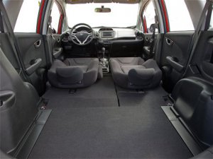 0808_06_z+2009_honda_fit_sport+folded_passenger_seats.jpg