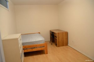 bedroom2.jpg