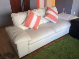 Sofa Laglig White2.jpg