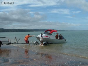 迎浪出海,海的中央捡扇贝004.jpg