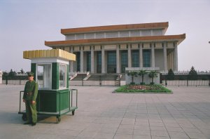 guarding-mao---beijing-1989_395617592_o.jpg