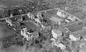 1842 Queen's_University_from_the_air_1919.jpg