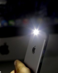 how-to-iphone-flashlight-hero.jpg