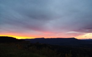 跟着老白看加拿大 BC Northern Rockies 落基山的日出06.jpg