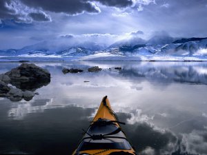 Winter_Kayaking_Mono_Lake_California_b2QDkvGi8XB0.jpg