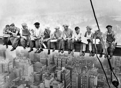 lunch-atop-skyscraper-new-york-construction-workers-crossbeam.jpg