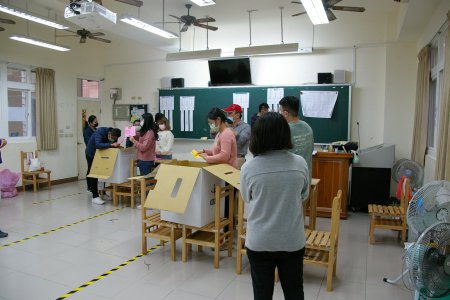 ballot counting 1.jpg