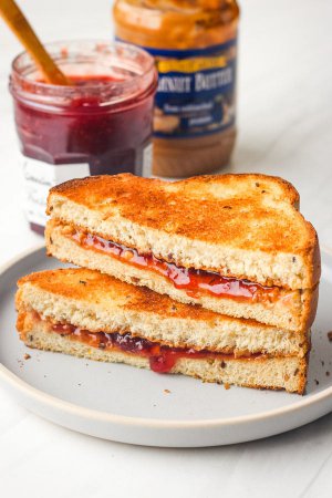 Toasted-Peanut-Butter-and-Jelly-2.jpg