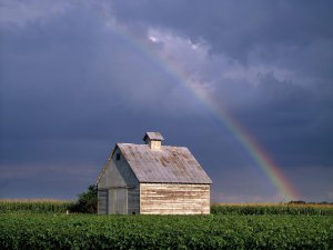 Rainbow_Over_a_Corn_Crib_LaSalle_County_Illinois_blEdP5p0nz1o.jpg